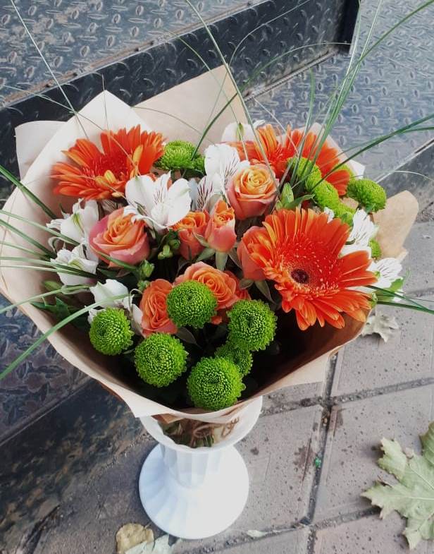 Букет цветов из: Герберы, Хризантемы, Альстромерии и Розы в Прохладном
