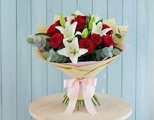 Букет цветов из:  Лилии и Розы в Прохладном