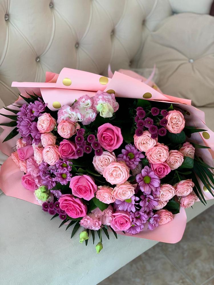 Букет цветов из: Хризантемы, Розы и Лизиантусы в Прохладном