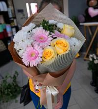 Букет цветов из:  Герберы, Розы и Хризантемы в Прохладном