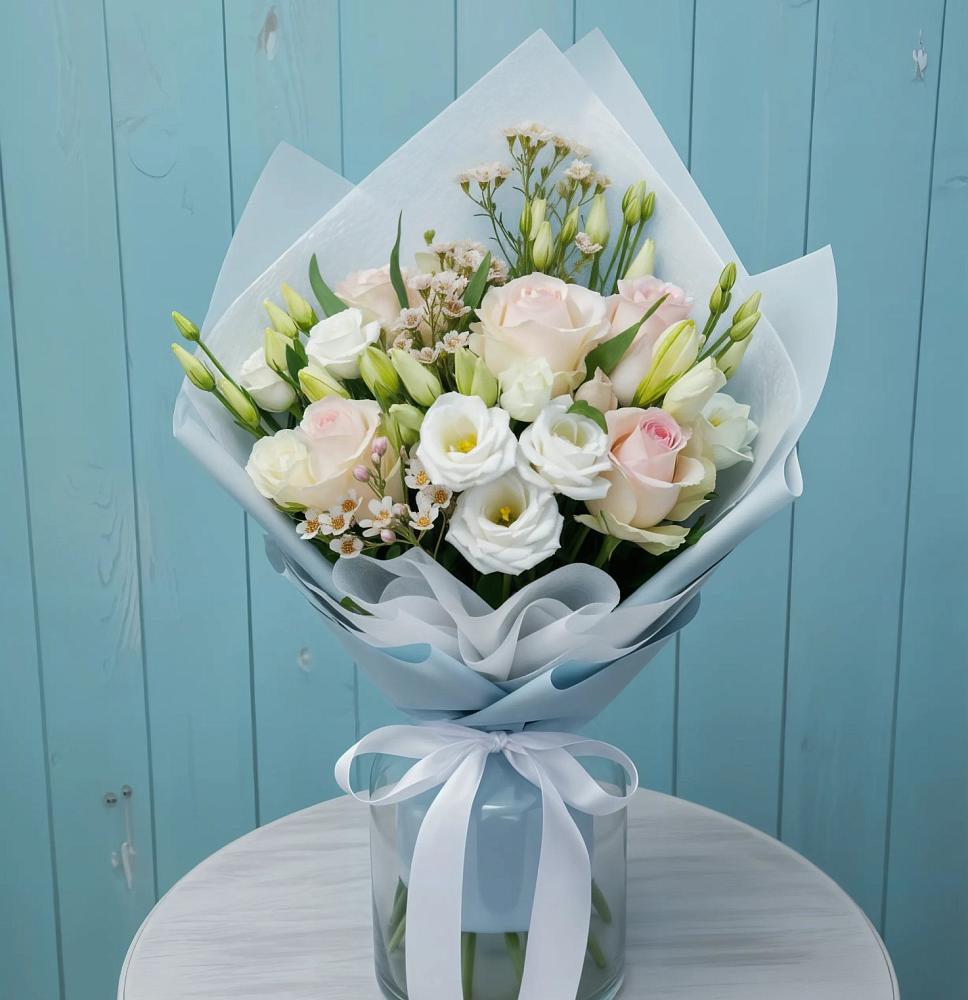 Букет цветов из: Розы и Лизиантусы в Прохладном