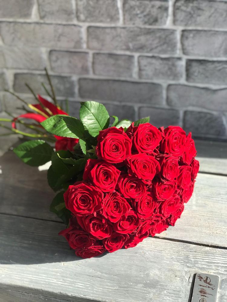 Букет Красные розы Фридом в Прохладном