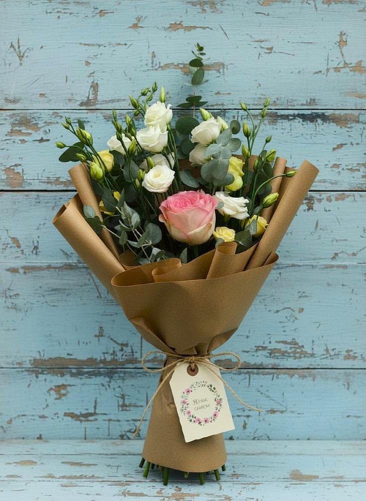 Букет цветов из: Розы и Лизиантусы в Прохладном