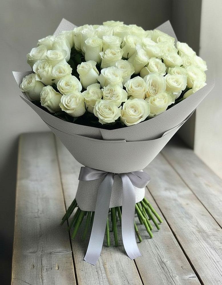 Букет 35 Белых роз в Прохладном