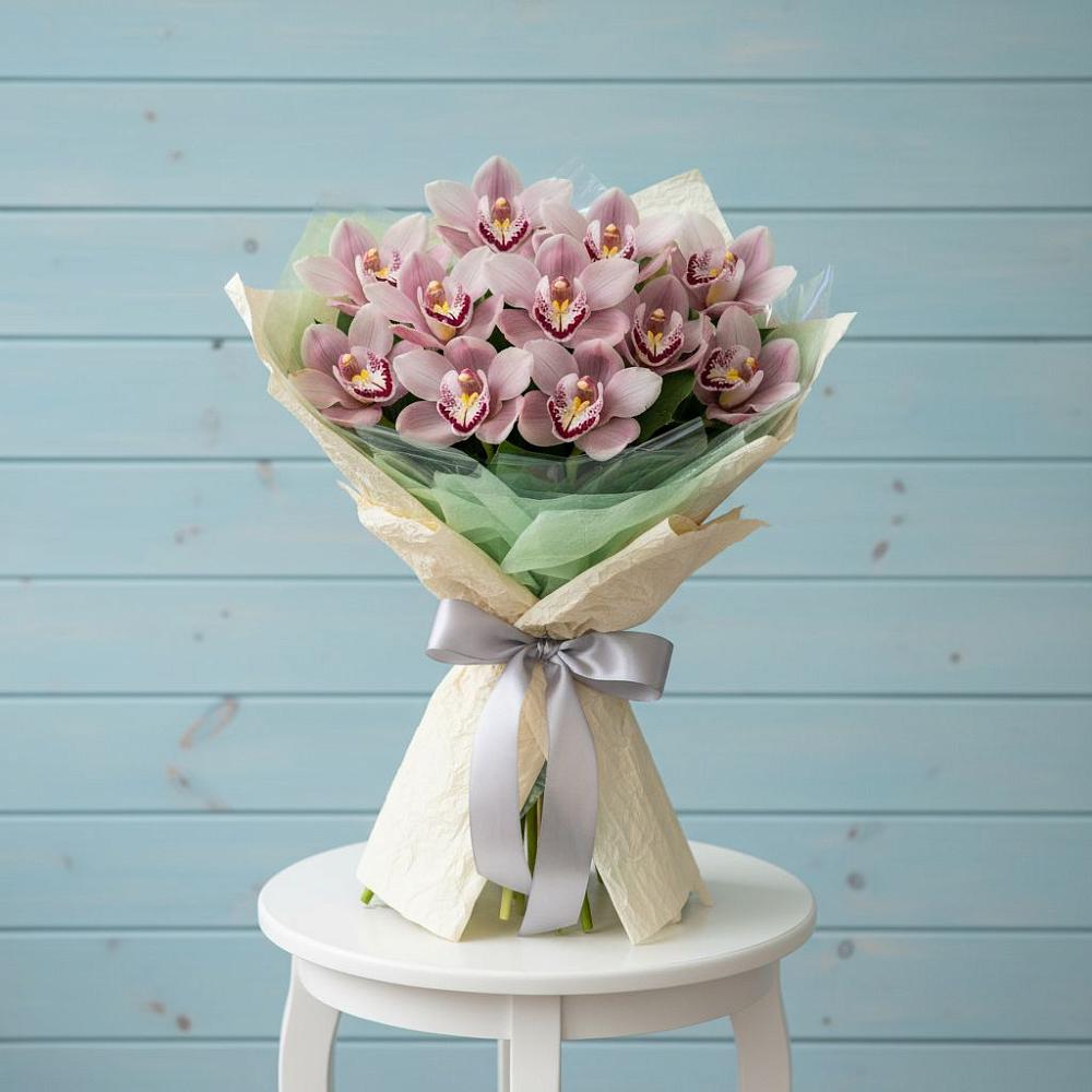Букет цветов из: Орхидеи и Розы в Прохладном
