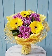 Букет цветов из:  Хризантемы и Герберы в Прохладном