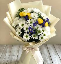 Букет цветов из:  Ирисы, Хризантемы и Розы #REPLACE_PRED# Прохладном