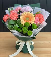 Букет цветов из:  Гвоздики, Розы, Герберы и Хризантемы в Прохладном