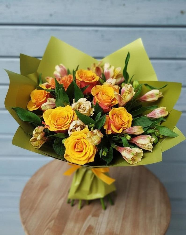 Букет цветов из: Альстромерии и Розы в Прохладном